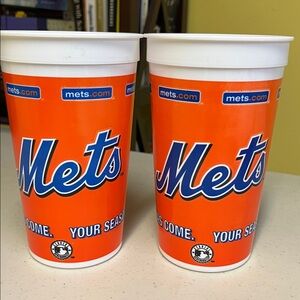 Set of 2 Mets collectible large plastic tumblers